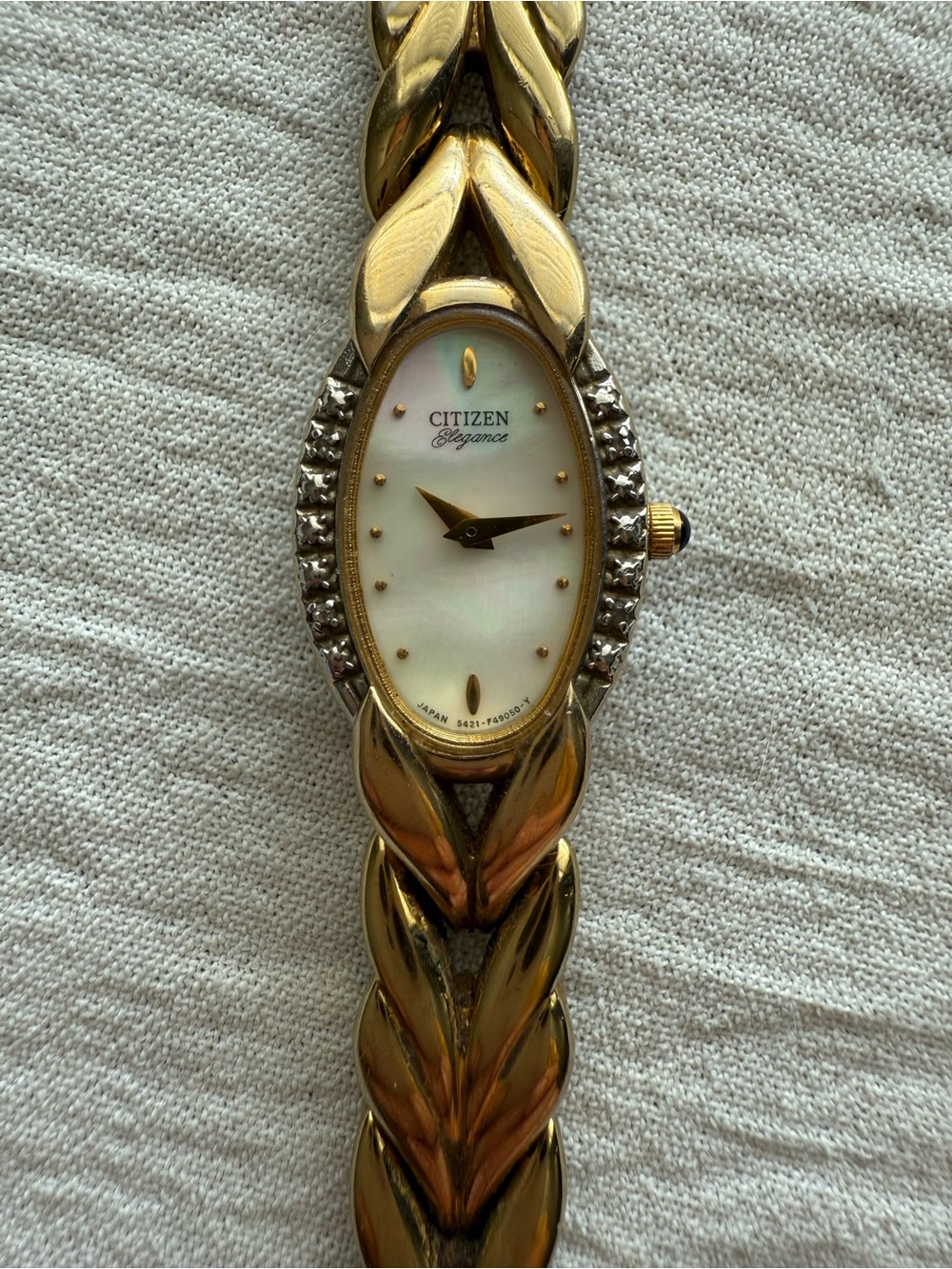 Vintage 1990s Citizen Elegance Lady’s 5421 Diamond Leaf Bracelet Quartz Watch